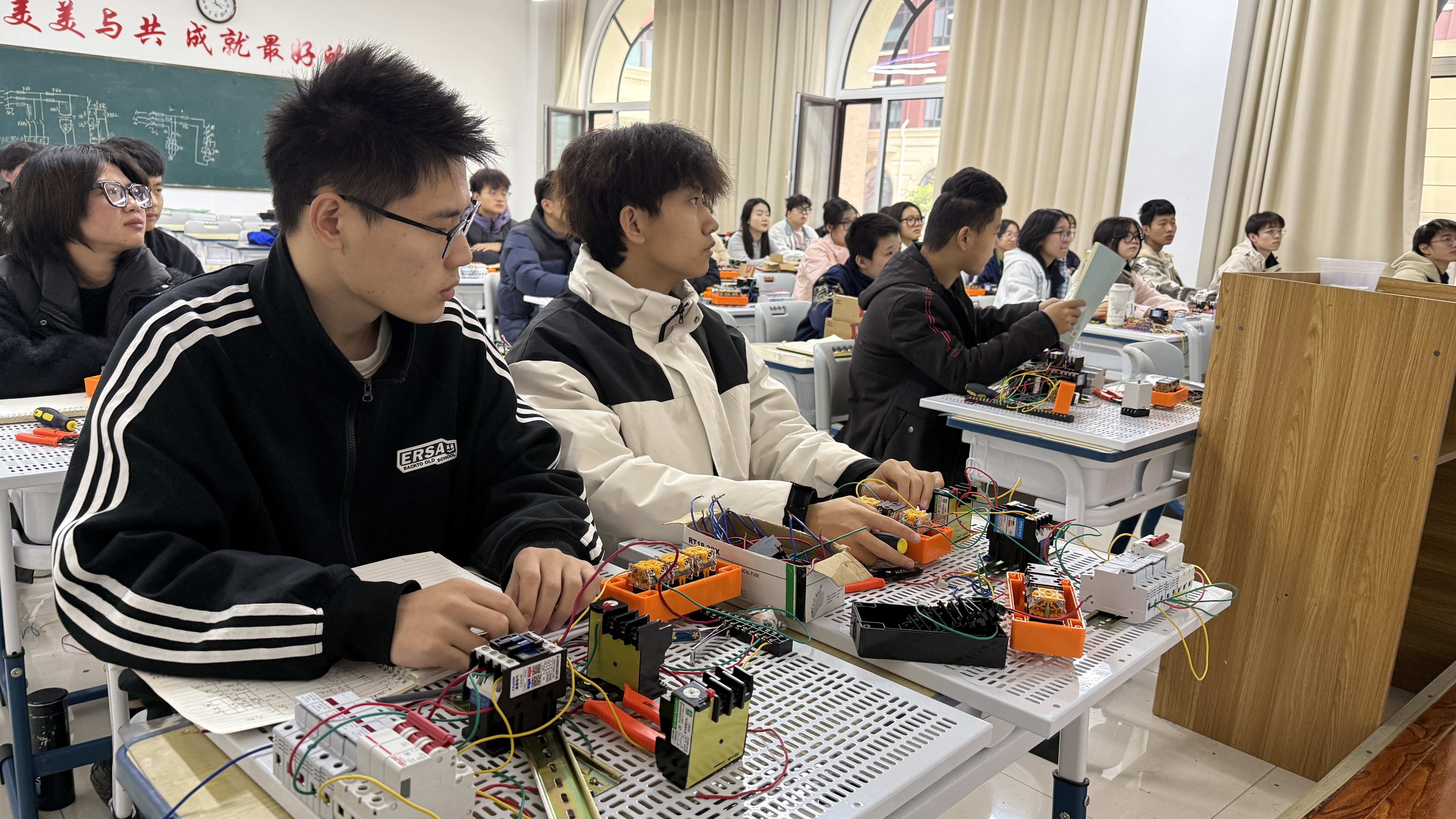 尊龙·凯时(官网)人生就是博!